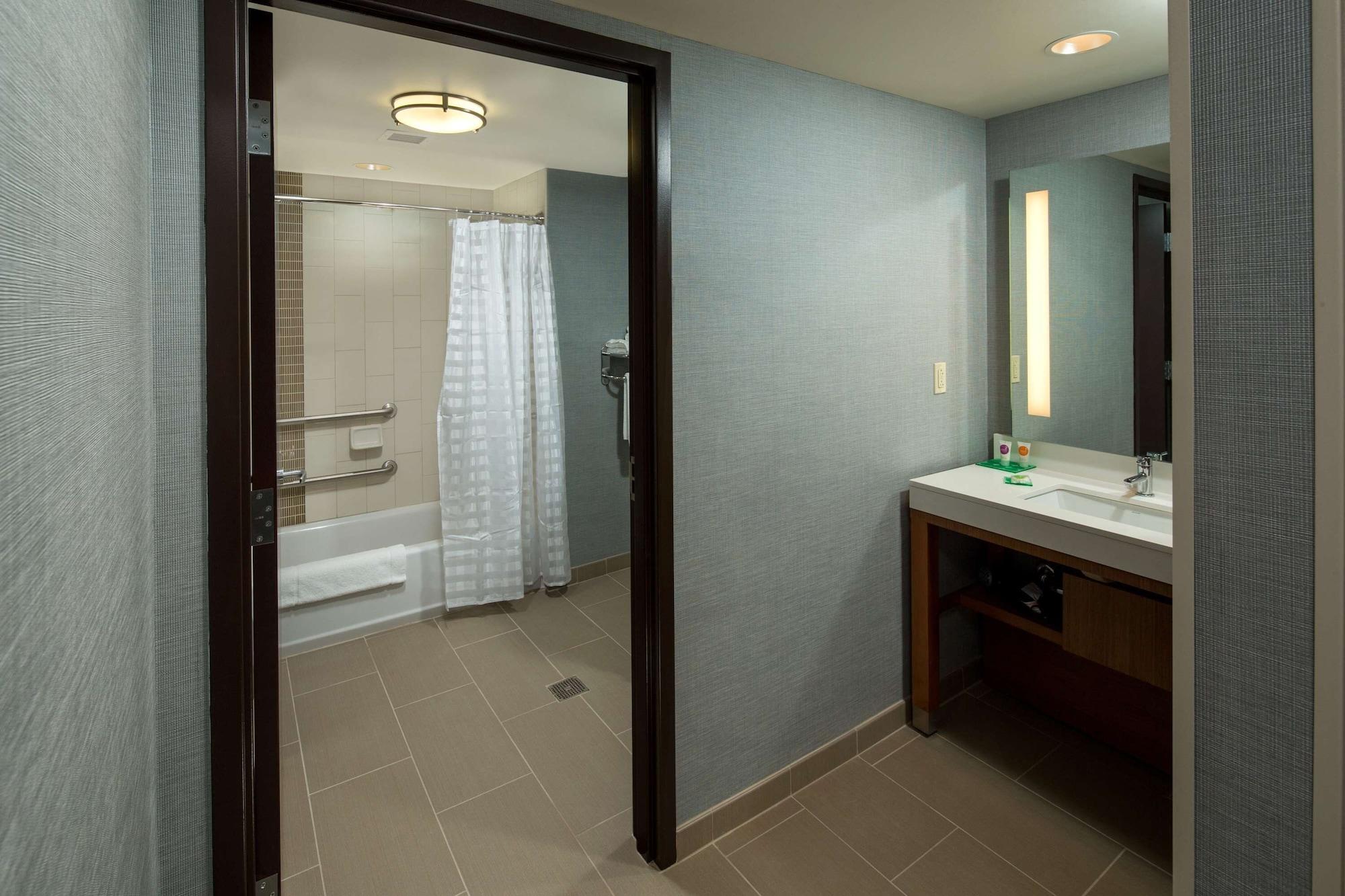 Hyatt Place Bloomington / Normal Bagian luar foto