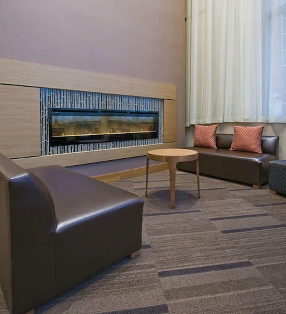 Hyatt Place Bloomington / Normal Bagian luar foto