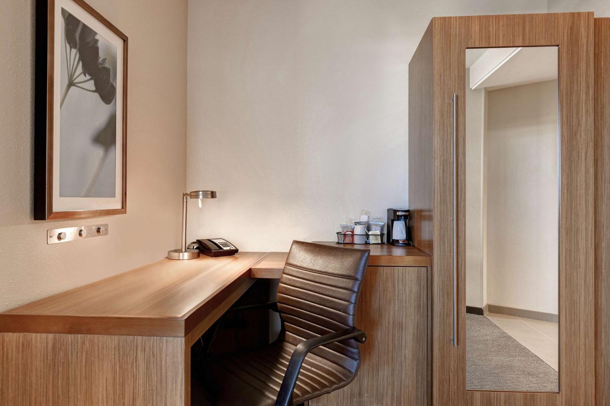 Hyatt Place Bloomington / Normal Bagian luar foto