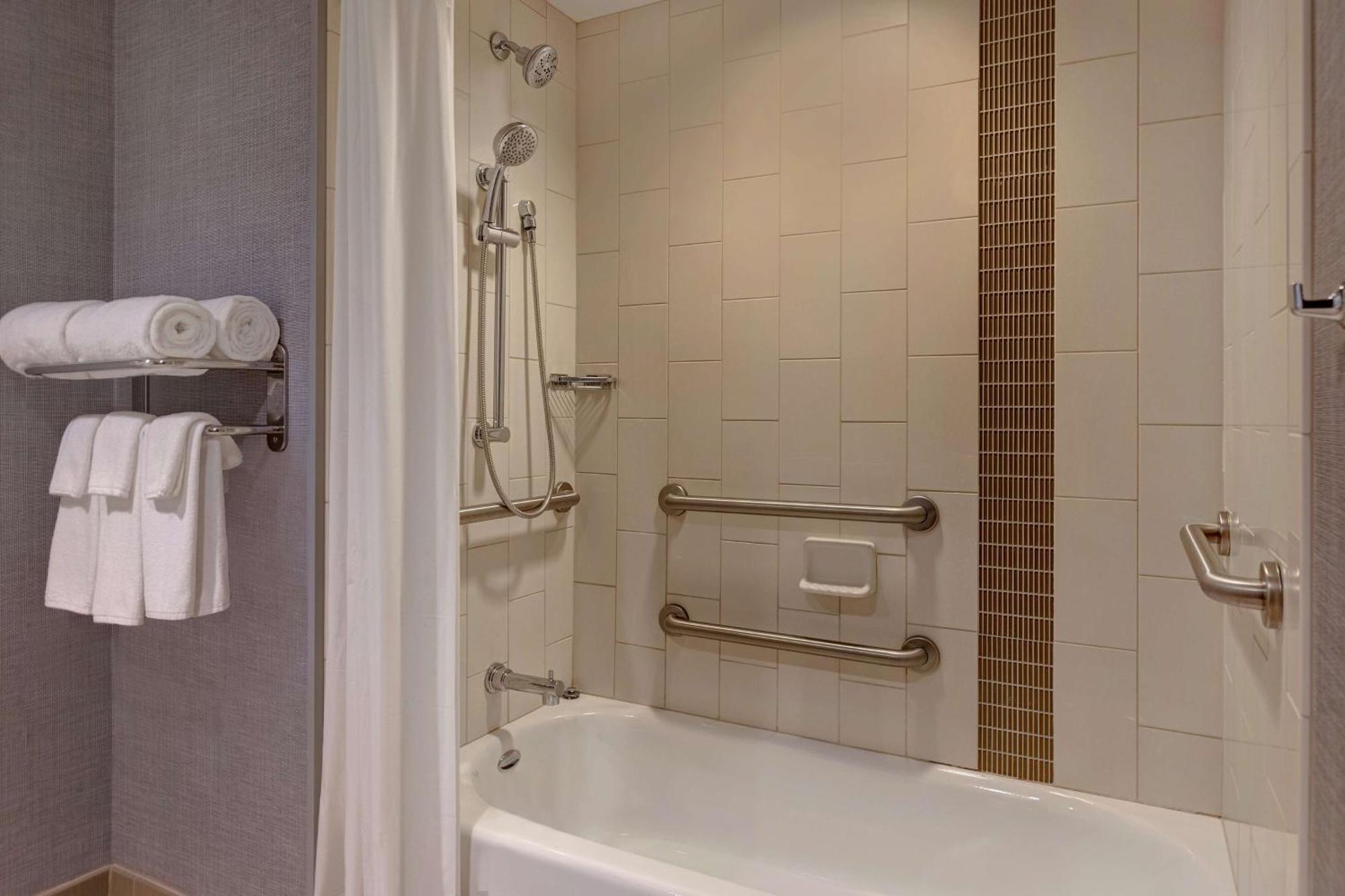 Hyatt Place Bloomington / Normal Bagian luar foto